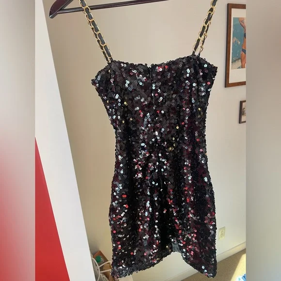 Black and Gold Sequin Embellished Bodycon Dress - Picture 5 of 6